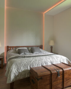 łóżka drewniane